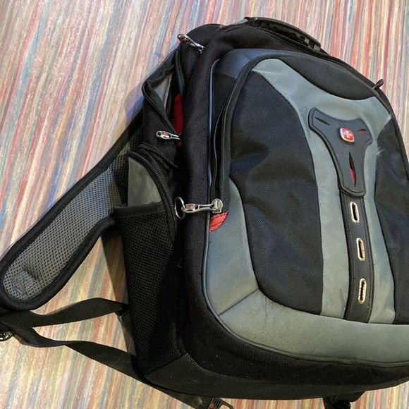 Swiss gear backpack - Picture 4 of 14